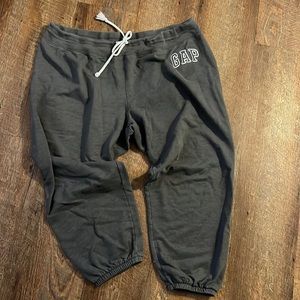 Gap cropped sweatpants